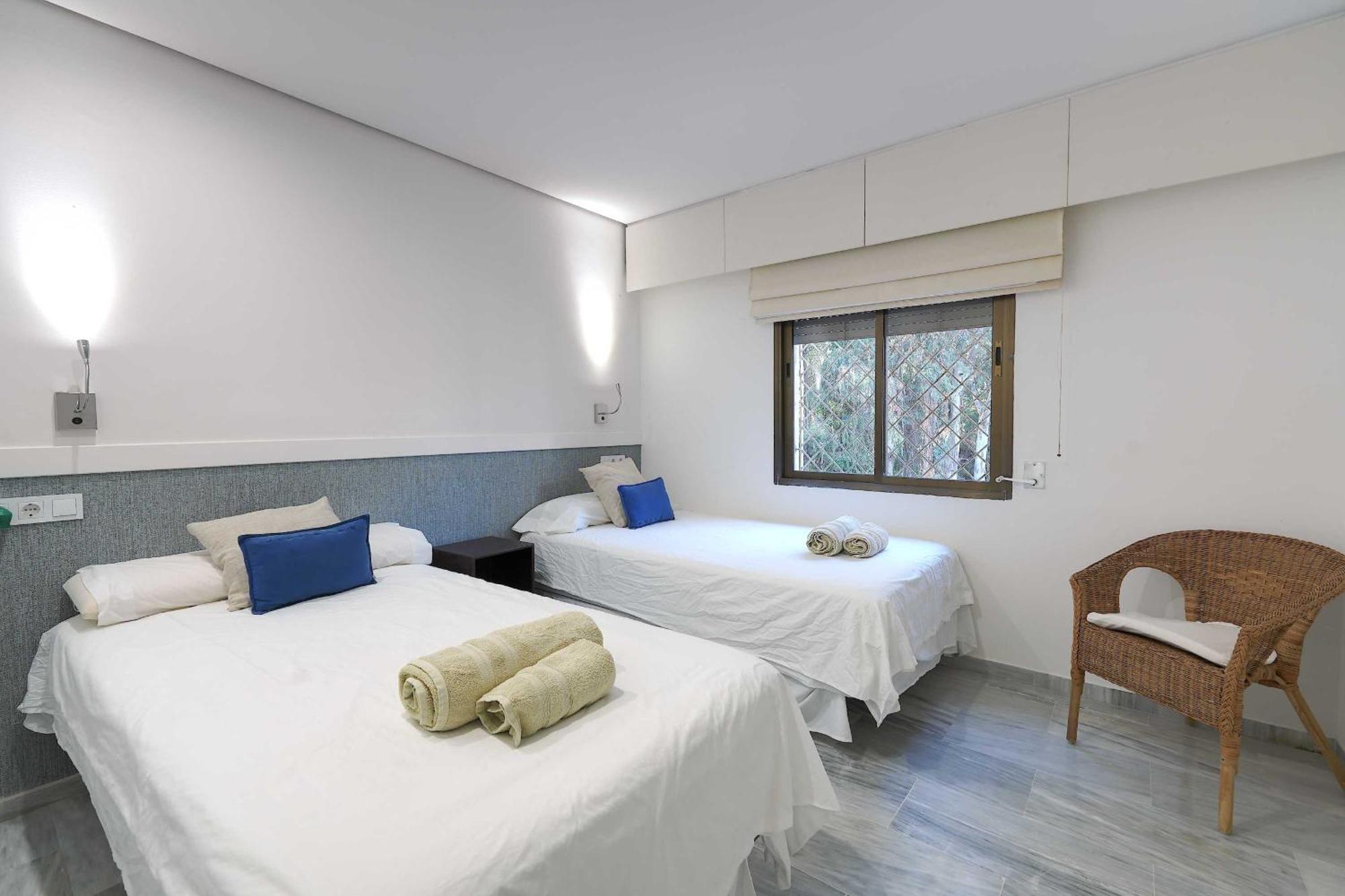 1104 First Line Beach Apartment Golden Beach Pool มาร์เบยา ภายนอก รูปภาพ