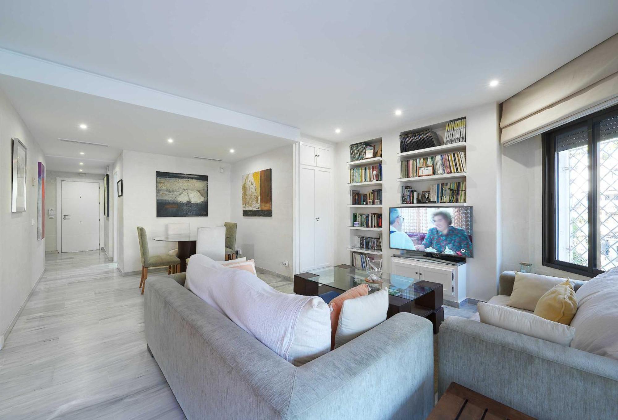 1104 First Line Beach Apartment Golden Beach Pool มาร์เบยา ภายนอก รูปภาพ