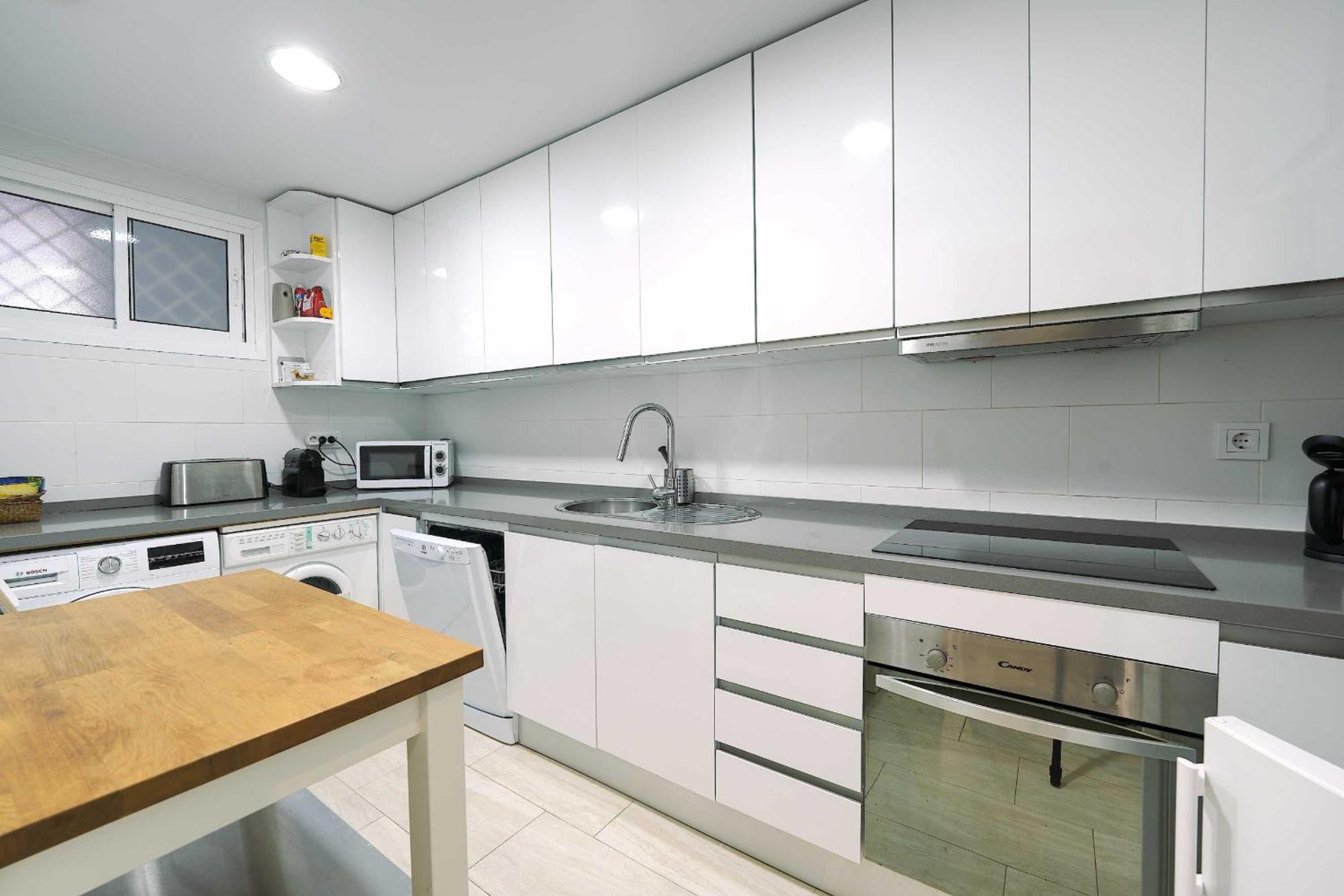 1104 First Line Beach Apartment Golden Beach Pool มาร์เบยา ภายนอก รูปภาพ