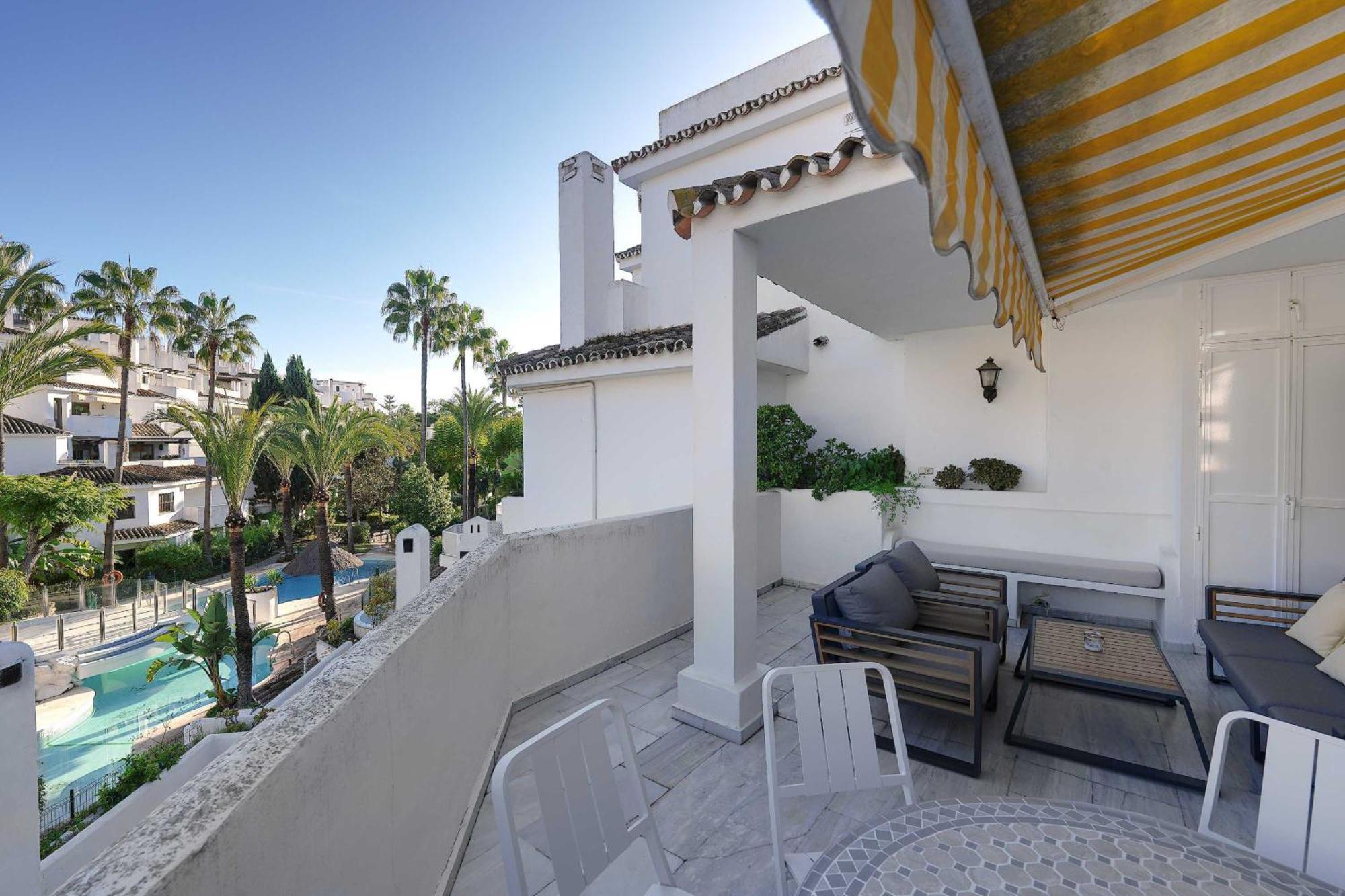 1104 First Line Beach Apartment Golden Beach Pool มาร์เบยา ภายนอก รูปภาพ